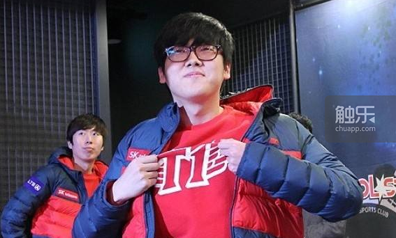 2023年3月1日，LGD.Jinjiao选手选出卡莉丝塔，此为该英雄第一次以辅助位置登上LPL赛场