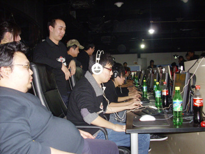 Eternal Fire , Falcons , 3DMAX , 和 Virtus.pro 现在距离 PGL Cluj-Napoca 2025 的季后赛仅一步之遥